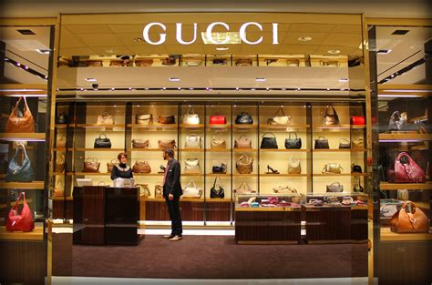 boutique gucci aix en provence|Magasins avec GUCCI à Aix.